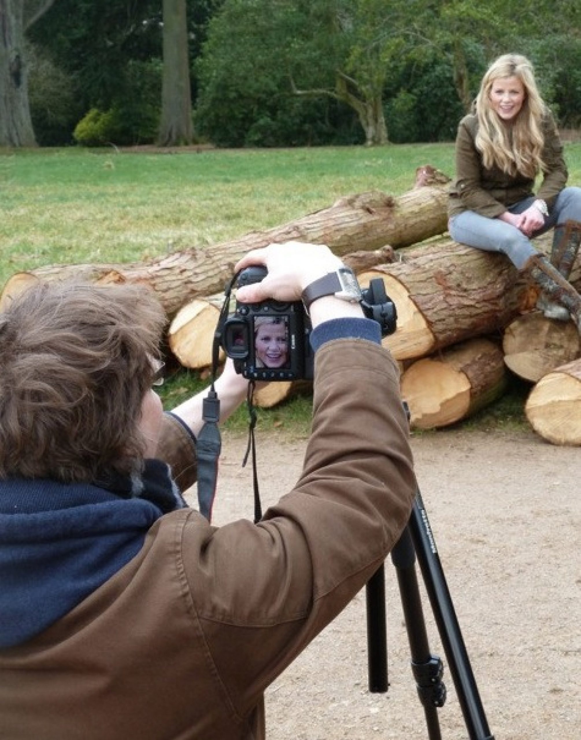 Paul Groom photographing Ellie Harrison of Countryfile at Westonbirt Arboretum